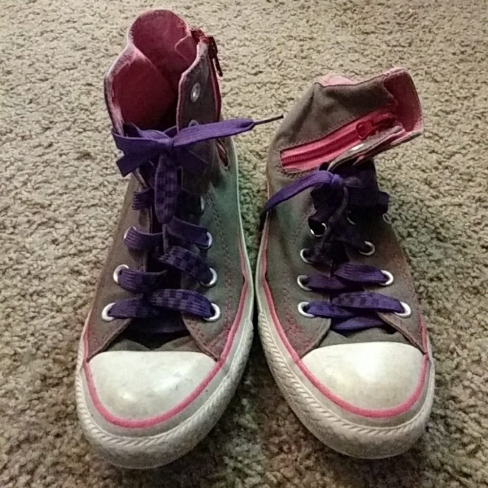 Grey high top comverse